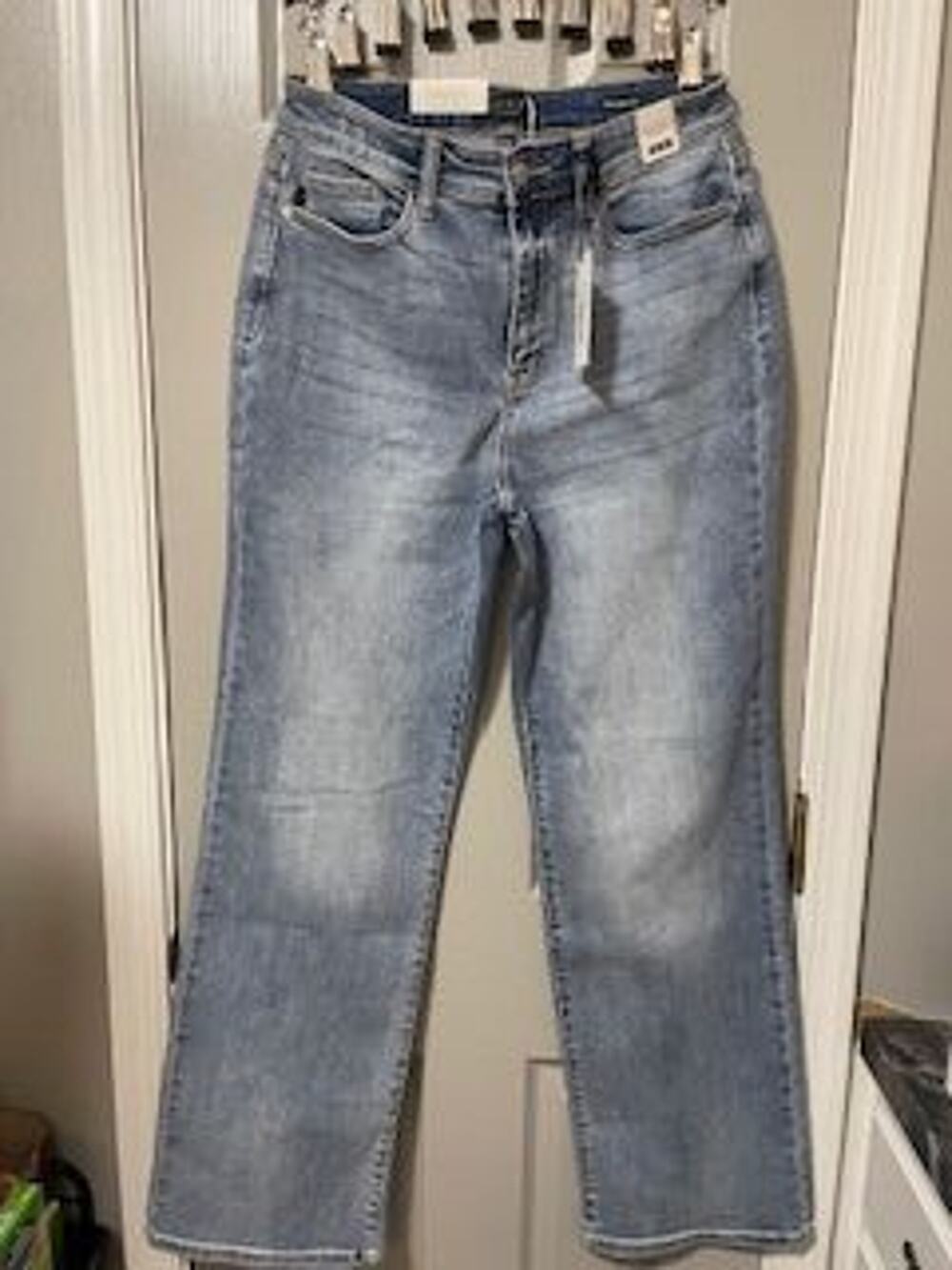 Judy Blue Light Wash Straight Leg Jeans